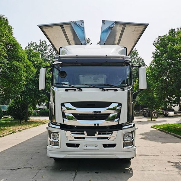 6x4 9m Aluminium Wing Van Truck