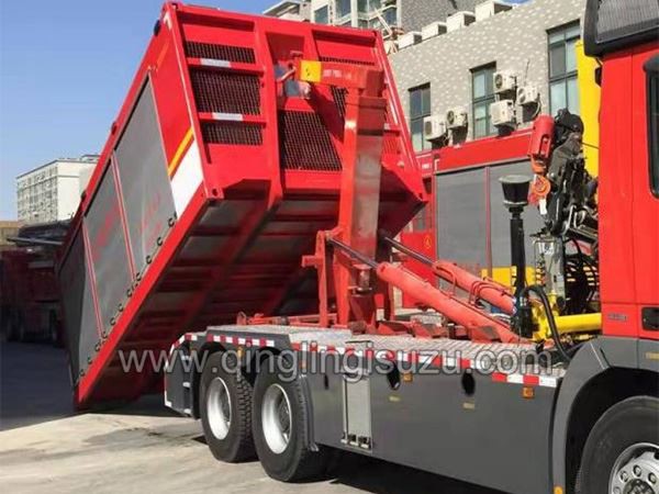 Container removable garbage truck