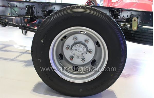  Check the tire pressure. 