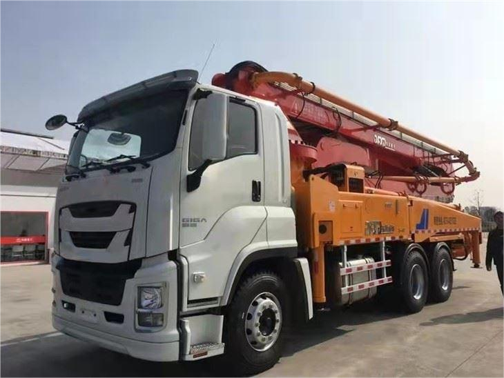 Qingling  GIGA VC61 6x4 Concrete Pump Truck